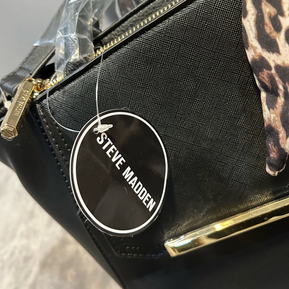 Purse - Picture 2 of 12